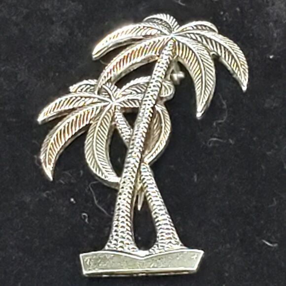 Silver Tone Palm Tree Brooch Pin 1.75" Tropical Coconut Girl - Picture 1 of 3